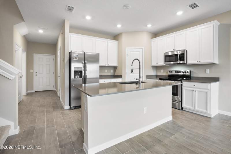 3 bedroom Townhouse at 12904 Josslyn Lane, Redhawk Village, Jacksonville — photo 2