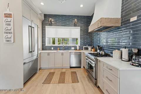427 N 6th Street, Jacksonville Beach FL - photo 14 of 60