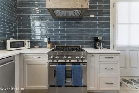 427 N 6th Street, Jacksonville Beach FL - photo 16 of 60