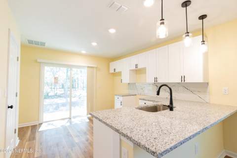 6026 Dunmire Avenue, Jacksonville FL - photo 12 of 16