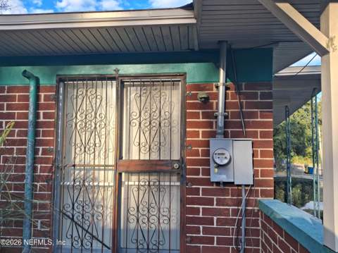 2731 Floradale Drive, Jacksonville FL - photo 10 of 42