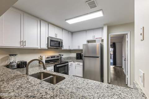4955 Knightsbridge Circle, Jacksonville FL - photo 10 of 21