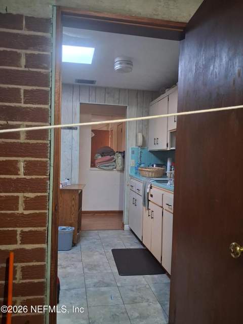 2731 Floradale Drive, Jacksonville FL - photo 19 of 42