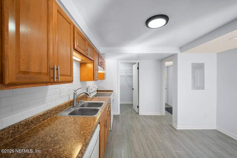 4 bedroom Condominium at 7100 Cypress Cove Road #56, Willow Lakes, Jacksonville — photo 3