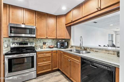 5615 San Juan Avenue #612, Jacksonville FL - photo 10 of 42