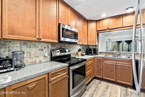 5615 San Juan Avenue #612, Jacksonville FL - photo 11 of 42