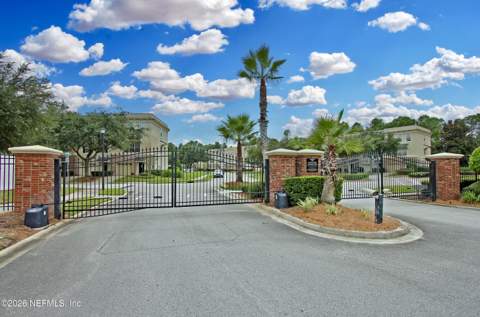 4442 Rock Creek Circle, Jacksonville FL - photo 6 of 38