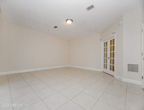 4442 Rock Creek Circle, Jacksonville FL - photo 11 of 38