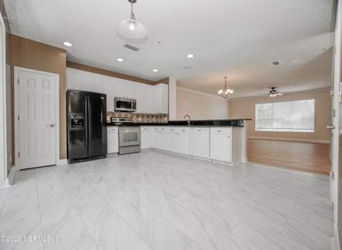 4442 Rock Creek Circle, Jacksonville FL - photo 18 of 38