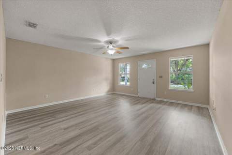4527 Clairmont Road, Jacksonville FL - photo 11 of 41