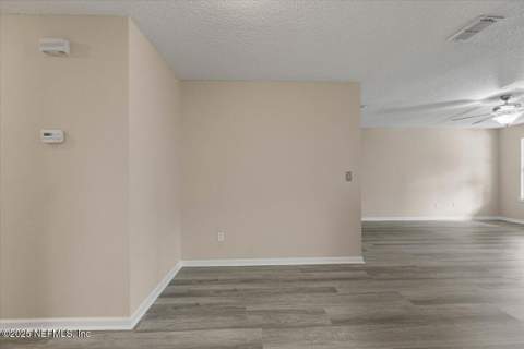 4527 Clairmont Road, Jacksonville FL - photo 17 of 41