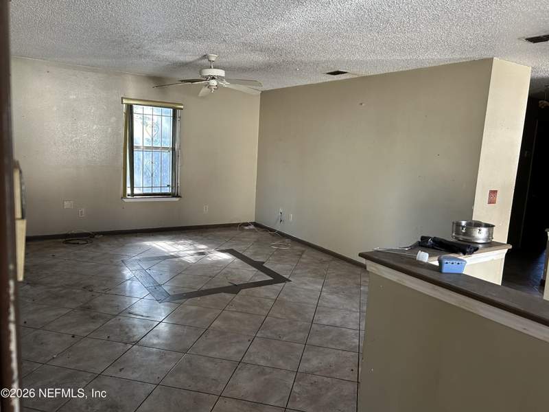 3 bedroom Single Family Residence at 5352 Dodge Road, Moncrief Highlands, Jacksonville — photo 3