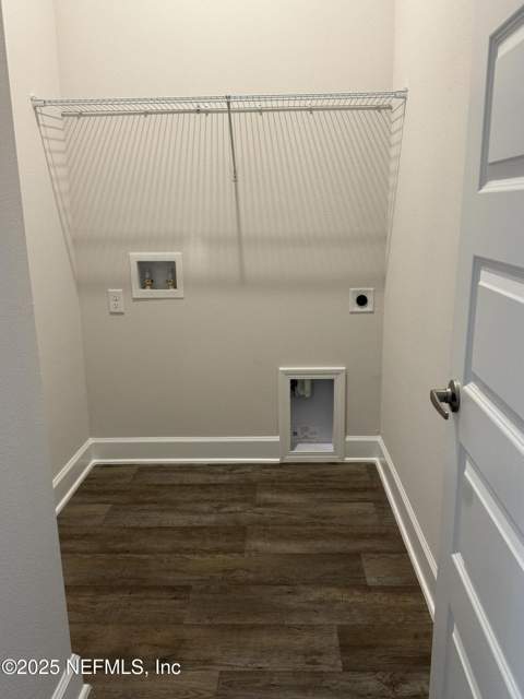 8339 Helmsley Boulevard, Jacksonville FL - photo 8 of 16