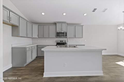 8357 Helmsley Boulevard, Jacksonville FL - photo 8 of 26