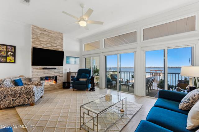 315 SCENIC POINT Lane