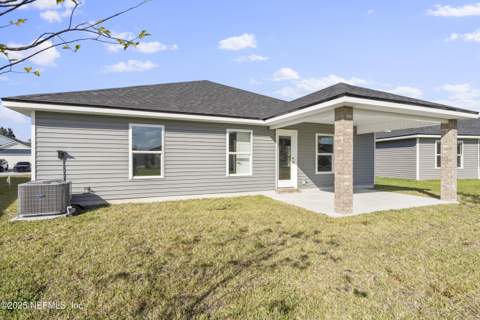 8381 Helmsley Boulevard, Jacksonville FL - photo 6 of 26