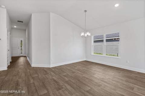 8381 Helmsley Boulevard, Jacksonville FL - photo 11 of 26