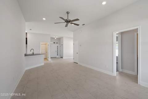 8321 Helmsley Boulevard, Jacksonville FL - photo 7 of 25