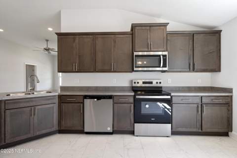 8321 Helmsley Boulevard, Jacksonville FL - photo 10 of 25