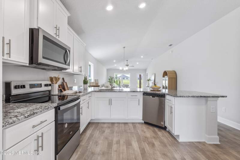 4 bedroom Single Family Residence at 8327 Helmsley Boulevard, Summerglen, Jacksonville — photo 4