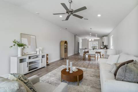 8327 Helmsley Boulevard, Jacksonville FL - photo 8 of 18
