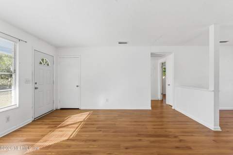 8843 Darlington Drive, Jacksonville FL - photo 19 of 32