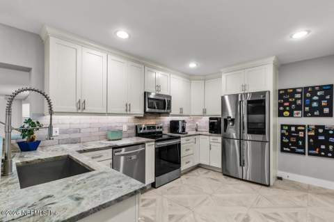 1602 7th Street, Jacksonville Beach FL - photo 8 of 58