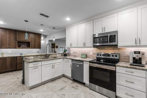 1602 7th Street, Jacksonville Beach FL - photo 9 of 58