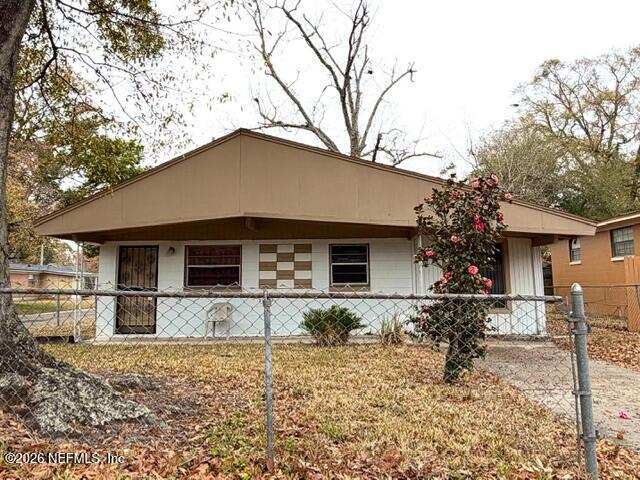 2 bedroom Single Family Residence at 2239 W 17th Street, East Grand Park, Jacksonville — photo 1