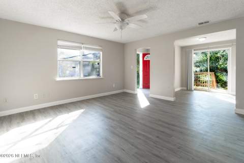 9620 Harriet Avenue, Jacksonville FL - photo 6 of 28