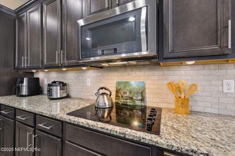 5140 Clapboard Creek Drive, Jacksonville FL - photo 13 of 63