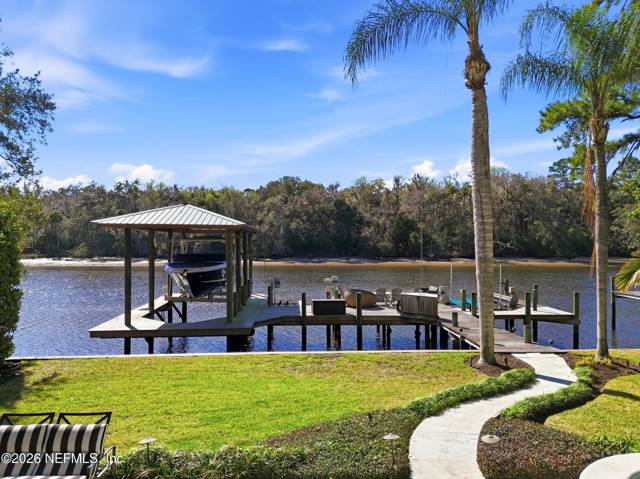 Roscoe Blvd