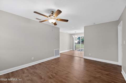 5426 Enchanted Drive, Jacksonville FL - photo 7 of 15