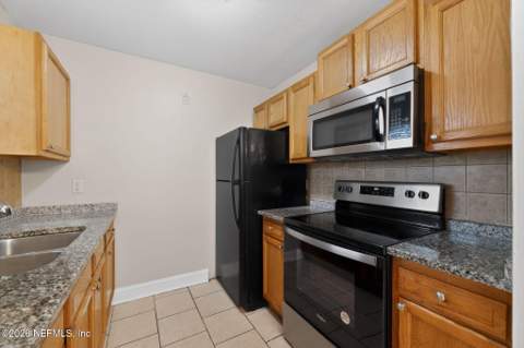 5426 Enchanted Drive, Jacksonville FL - photo 8 of 15