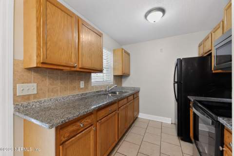 5426 Enchanted Drive, Jacksonville FL - photo 9 of 15