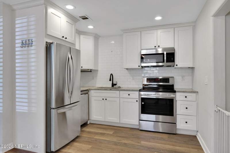 3 bedroom Single Family Residence at 4582 Merrimac Avenue, St Johns Park, Jacksonville — photo 5