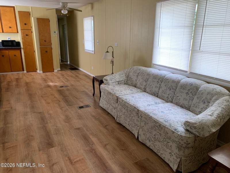 2 bedroom Mobile Home at 115 Sawyer Street, Interlachen Lakes Estates, Interlachen — photo 4