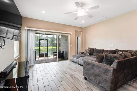 7361 Hilladale Creek Lane, Jacksonville FL - photo 15 of 31