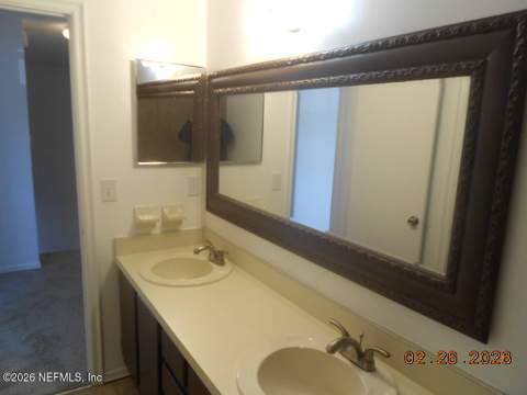 5642 Pinebay Circle, Jacksonville FL - photo 13 of 14
