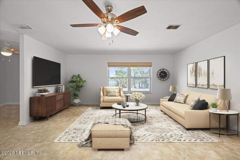 1 bedroom Single Family Residence at 986 State Road 20, Metes & Bounds, Interlachen — photo 4
