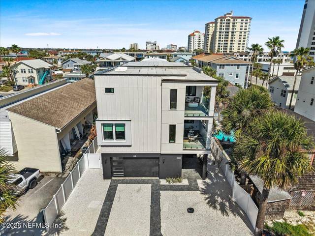 118 13TH Avenue #103 C