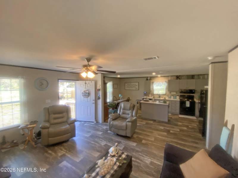 3 bedroom Manufactured Home at 203 SW 5th Avenue, Palatka, Palatka — photo 4