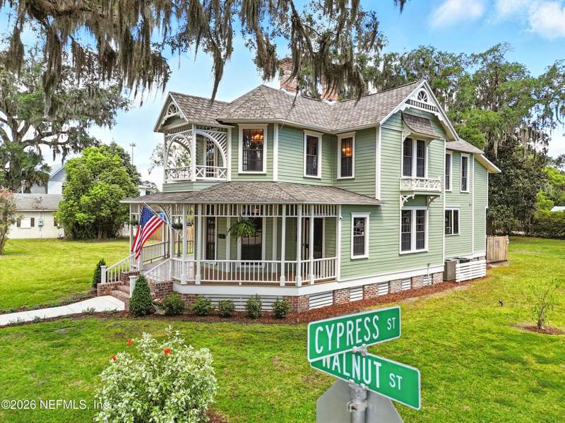 4 bedroom Single Family Residence at 700 Walnut Street, Green Cove, Green Cove Springs — photo 3