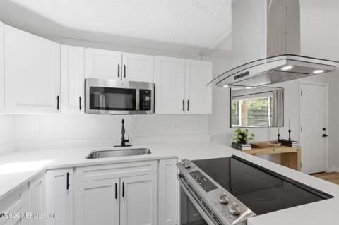 1224 Neva Street, Jacksonville FL - photo 13 of 35