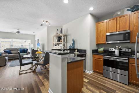12301 Kernan Forest Boulevard #1902, Jacksonville FL - photo 7 of 31