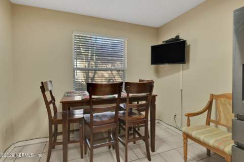 8457 Sugartree Drive, Jacksonville FL - photo 10 of 30