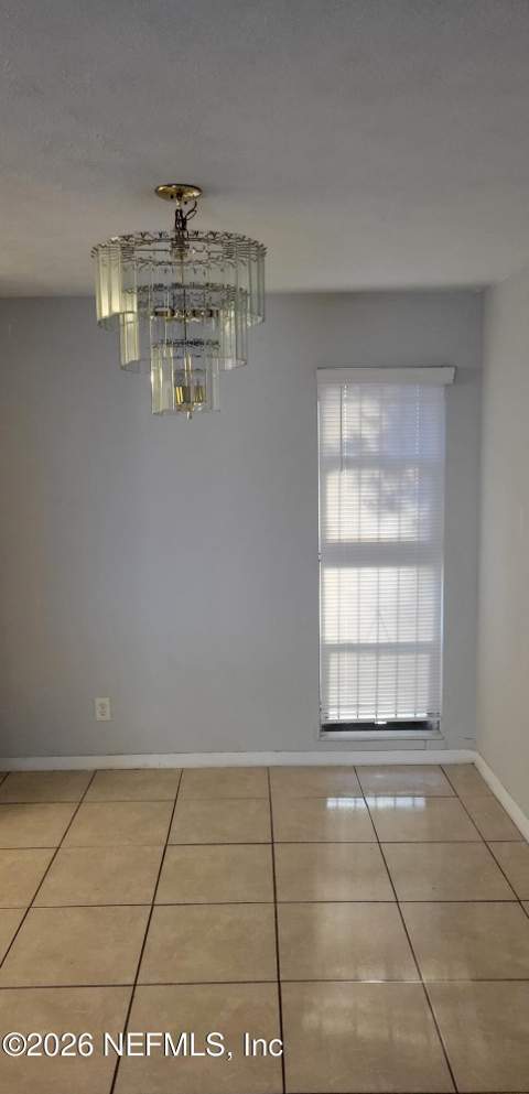 8524 Howell Drive, Jacksonville FL - photo 7 of 20