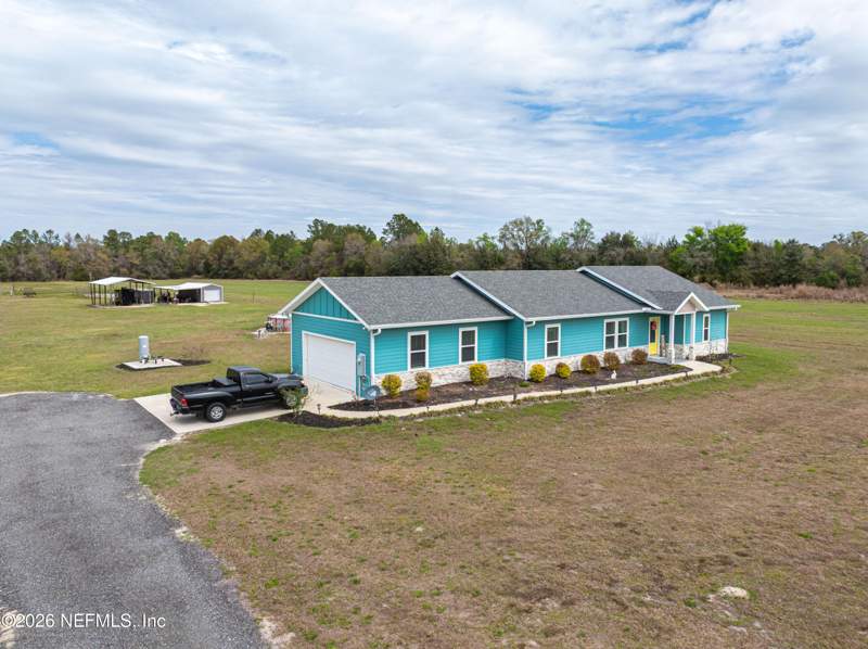 2 bedroom Single Family Residence at 22156 NW County Road 235, Metes & Bounds, Lake Butler — photo 4