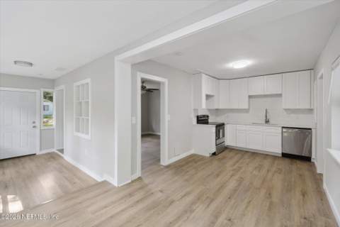 2569 Orchard Street, Jacksonville FL - photo 10 of 27