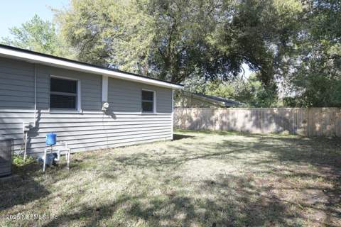 477 Sailfish Drive, Atlantic Beach FL - photo 6 of 24